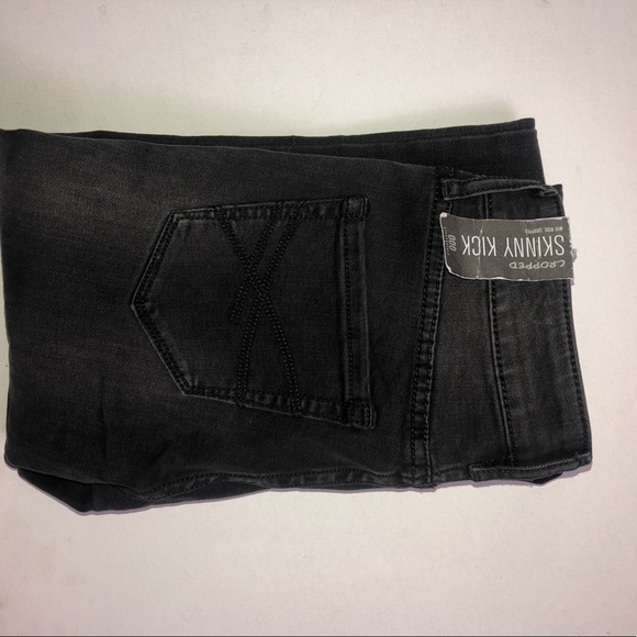 Stretchy Mid-Rise Crop Skinny Kick Flare Jean - Picture 4 of 7